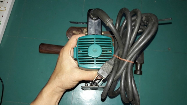 ขายเลื่อยจิ๊กซอMAKITA MADE IN JAPAN.รุ่นMแดงมือสอง