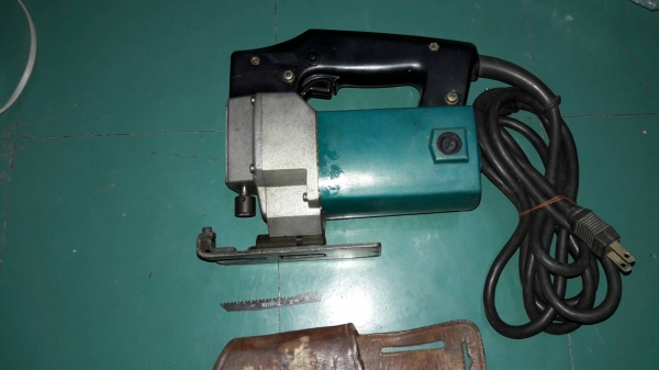 ขายเลื่อยจิ๊กซอMAKITA MADE IN JAPAN.รุ่นMแดงมือสอง