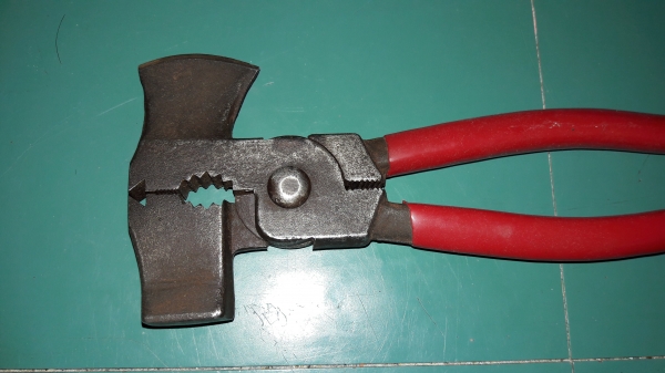 ขายคีมขวานค้อนงานเก่าเก็บขนาด10"