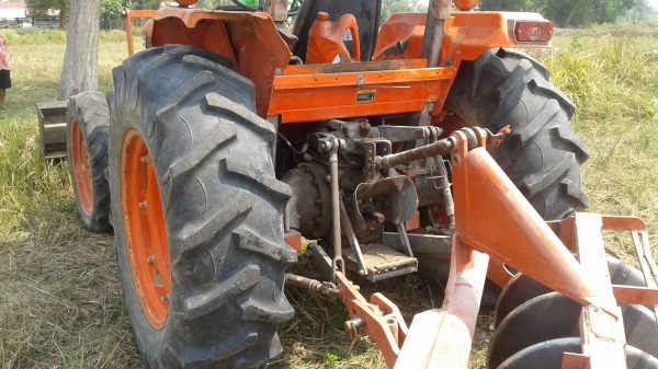 ขายตามสภาพรถไถ50แรงมีเล่มทะเบียนพร้อมโรต้ารีสวยๆราคาต่อรองได้ ขายตามสภาพรถไถ50แรงมีเล่มทะเบียนพร้อมโรต้ารีสวยๆราคาต่อรองได้