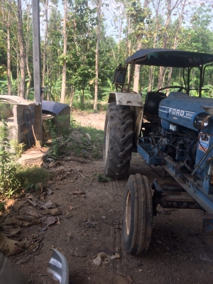 ขายรถไถสนใจติดต่อ คุณตี๋ 081-9830645