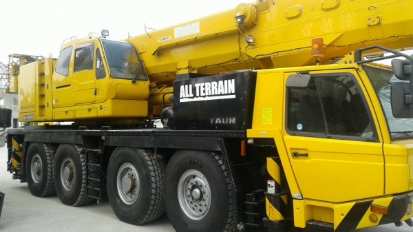 ALL TERRAIN CRANE TADANO GA1000N ALL TERRAIN CRANE TADANO GA1000N