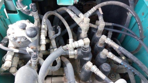 KOBELCO SK135SR รถเก่านอก100\% รถสวย ราคาไม่แพงครับ