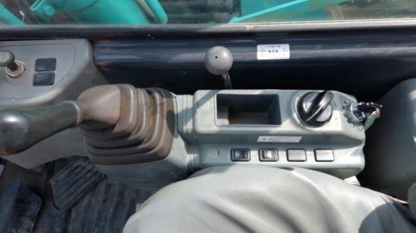 KOBELCO SK135SR รถเก่านอก100\% รถสวย ราคาไม่แพงครับ KOBELCO SK135SR รถเก่านอก100\% รถสวย ราคาไม่แพงครับ