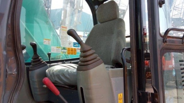 KOBELCO SK135SR รถเก่านอก100\% รถสวย ราคาไม่แพงครับ KOBELCO SK135SR รถเก่านอก100\% รถสวย ราคาไม่แพงครับ