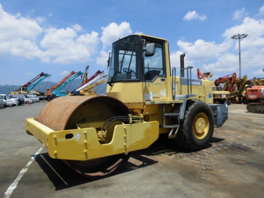 รถบด Komatsu รุ่น JV100WA-2 ปี 2003 สภาพสวยมาก ๆ นำเข้าจากญี่ปุ่น