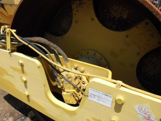 รถบด Komatsu รุ่น JV100WA-2 ปี 2003 สภาพสวยมาก ๆ นำเข้าจากญี่ปุ่น รถบด Komatsu รุ่น JV100WA-2 ปี 2003 สภาพสวยมาก ๆ นำเข้าจากญี่ปุ่น