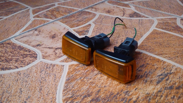 ไฟเลี้ยวแก้ม VOLVO สีส้ม