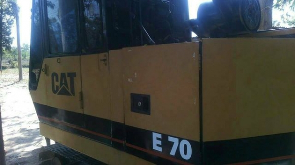 ขาย!! >>> CAT E70 <<< เบอร์ติดต่อ 098-7155789