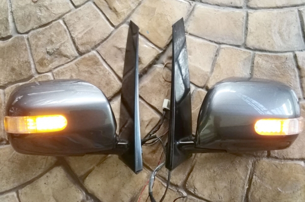 กระจกมองข้าง Toyota Estima สภาพสวย