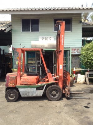 +++ ขายโฟล์คลิฟท์  TOYOTA 4FD20  ขนาด 2  ตัน  เครื่องยนต์ดีเซล  เสา  5  เมตร  ฮิ้งค์โฟล์ค  เกียร์ธรรมดา  ยางตัน