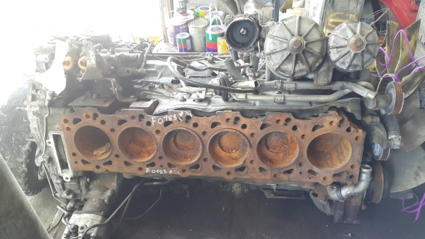 เครื่อง Hino  E13CUC-10804 ครึ่งท่อน