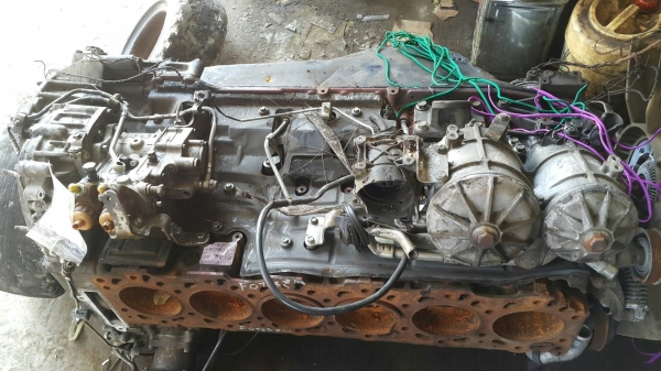 เครื่อง Hino  E13CUC-10804 ครึ่งท่อน