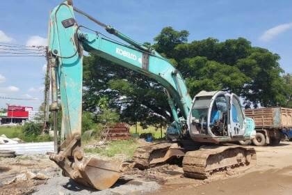 ขาย 495,000 บาท แบคโฮ KOBELCO SK200 Mark 5 เอกสารเล่มทะเบียนครบ ขายตามสภาพ ราคาต่อรองได้ครับ  รถอยู่ จ.อุดรธานี  โทร 098-1862844 อ๊อฟ 101 ไอดีไลน์ ja5657