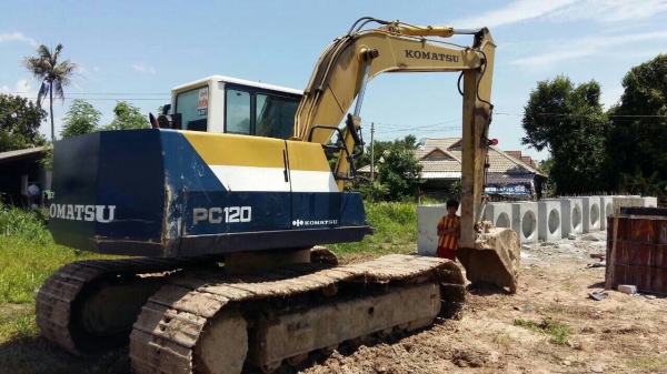 Pc100-5 รถประกอบนอก ช่วงล่างใหญ่เต็ม