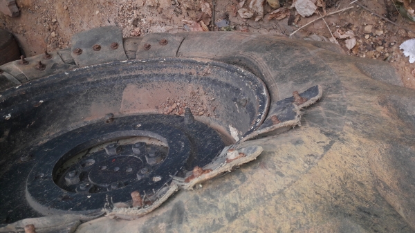 ขายตามสภาพ  ฟอร์ด 5000  เครื่องดี เกียร์ดี ไฮดรอลิกดี ไม่มีเล่ม มี พาล3 ผาลดันหน้า