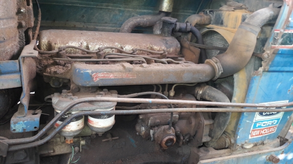 ขายตามสภาพ  ฟอร์ด 5000  เครื่องดี เกียร์ดี ไฮดรอลิกดี ไม่มีเล่ม มี พาล3 ผาลดันหน้า