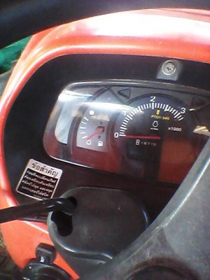 รถไถ 47 แรงอุปกร 2 ชิ้น ยีห้อตราช้าง รถปี 54 ช.ม 1800 นิดฯฯ พร้อมลุยงาน ราคาเบา ฯ 335000 บาท ทะเบียนพร้อม ดูรถ จ . อำนาจเจริญ วันทูคอล 098 668-3479 dtac 094 283-9369 สิทธิ์ คับ