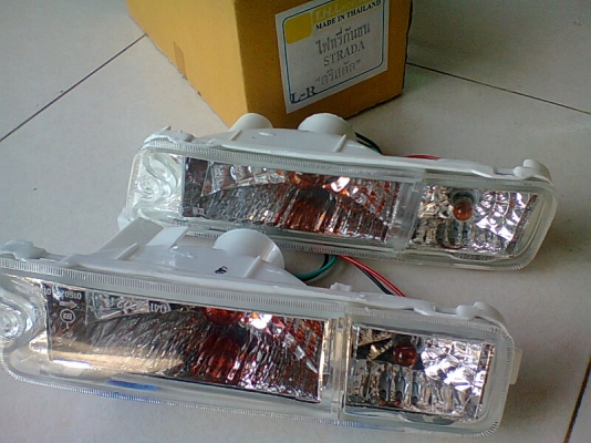 ไฟหรี่ไฟเลี้ยวกันชน STRADA ไฟหรี่ไฟเลี้ยวกันชน STRADA