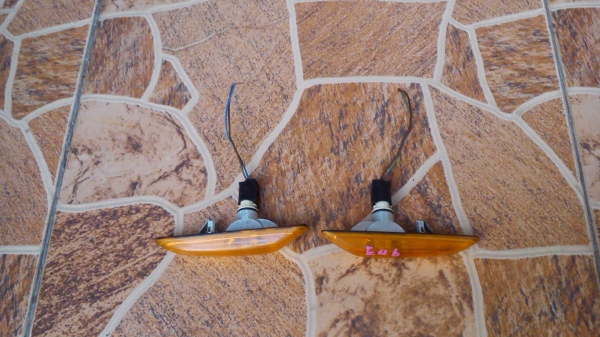 ไฟเลี้ยวแก้ม BMW E46 สีส้ม ไฟเลี้ยวแก้ม BMW E46 สีส้ม