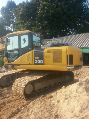 ขายด่วน!! Komatsu PC200-7 สภาพสวยค่ะ