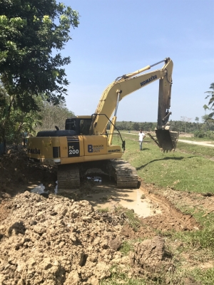 ขายด่วน!! Komatsu PC200-7 สภาพสวยค่ะ ขายด่วน!! Komatsu PC200-7 สภาพสวยค่ะ