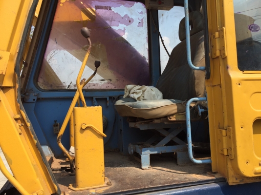 ขายรถแบคโค KOMATSU PC200-2 ติดตัวดูดแม่เหล็ก สะภาพพร้อมใช้ มูมฮาร์มสวย เหรมสวย เอวมีขยับบ้างเล็กน้อย ระบบการทำงานมือขยุ้มพร้อมใช้ ราคา.550000 ต่อรอง สนใจโทร081-3531946 ลาย (ID) 081-3531946 ต่อ.บางนา รถอยู่สระบุรีครับ