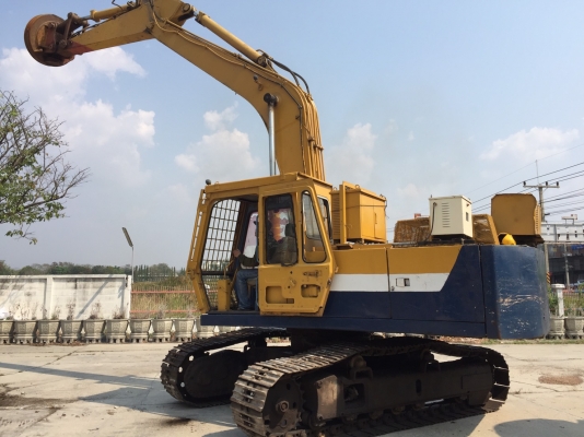 ขายรถแบคโค KOMATSU PC200-2 ติดตัวดูดแม่เหล็ก สะภาพพร้อมใช้ มูมฮาร์มสวย เหรมสวย เอวมีขยับบ้างเล็กน้อย ระบบการทำงานมือขยุ้มพร้อมใช้ ราคา.550000 ต่อรอง สนใจโทร081-3531946 ลาย (ID) 081-3531946 ต่อ.บางนา รถอยู่สระบุรีครับ