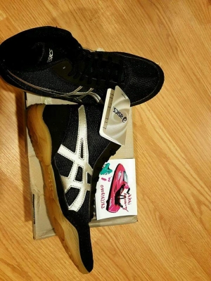 Asic รองเท้าา ใส่ขี่เจท เบาๆมาก