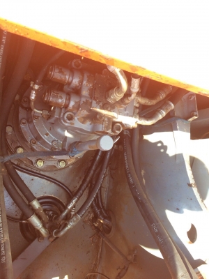 ขายด่วน HITACHI ZX200 สภาพพร้อมใช้งาน โทร 091-2737963 มอส