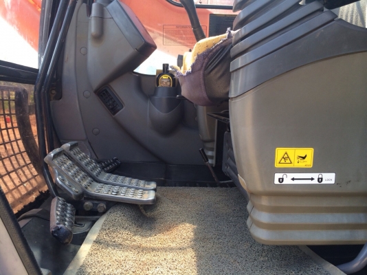 ขายด่วน HITACHI ZX200 สภาพพร้อมใช้งาน เอวดี เครื่องดี ช่วงล่างสวย โทร 091-2737963 มอส ขายด่วน HITACHI ZX200 สภาพพร้อมใช้งาน เอวดี เครื่องดี ช่วงล่างสวย โทร 091-2737963 มอส