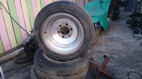 ขายล้อแม็กหน้ากว้าง 8 สวยๆ 6850 บาท