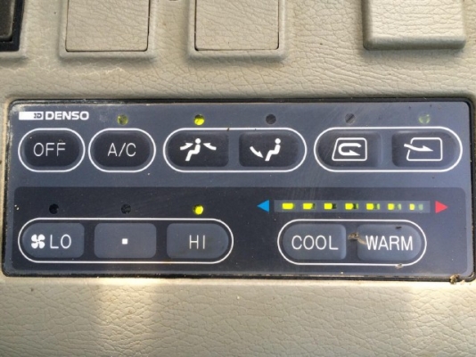 ขายรถแบคโฮ KOMATSU PC200-6 คอลโทรลสั้น รถนอกนำเข้าจากญี่ปุ่น สภาพสวยพร้อมใช้งาน มีVDOการทำงานครับ