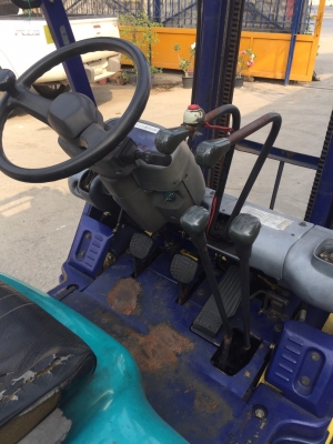 KOMATSU FD15-16 รถยกขนาด1.5ตัน เครื่องดีเซล เกียร์ธรรมดา สนใจติดต่อ 083-062-0223(ปอน) KOMATSU FD15-16 รถยกขนาด1.5ตัน เครื่องดีเซล เกียร์ธรรมดา สนใจติดต่อ 083-062-0223(ปอน)