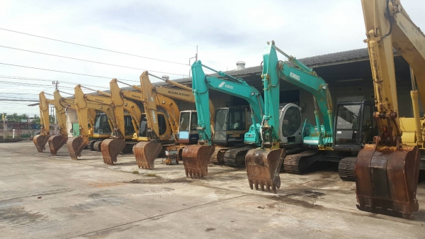 ต้องการขายรถขุดดิน เก่าาญี่ปุ่นทุกคัน พร้อมใช้งาน