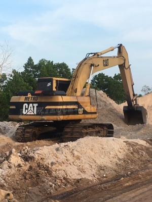 รถแมคโค CAT 320 พร้อมใช้งาน