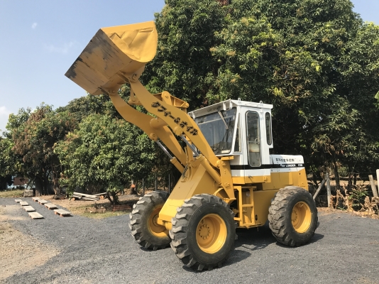 ขายรถตักล้อยาง KOMATSU 510 รถเก่าใน สภาพสวยๆ พร้อมใช้ สนใจติดต่อ 081-9485494