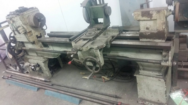 ขายกลึง8ฟุตบูลกาเรียป้อมมีดครบครับพร้อมใช้ราคาพิเศษสุดๆครับ