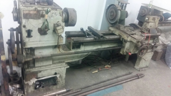 ขายกลึง8ฟุตบูลกาเรียป้อมมีดครบครับพร้อมใช้ราคาพิเศษสุดๆครับ