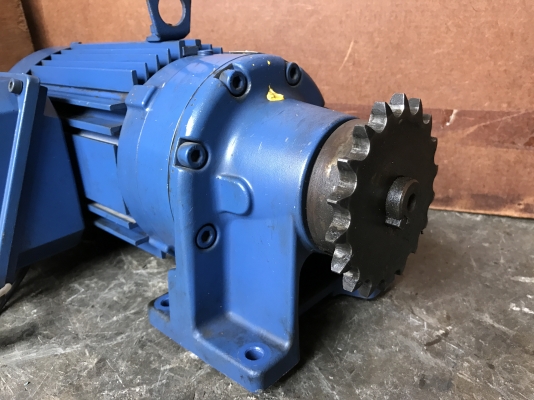 ขายมอเตอร์ Cycro drive Sumitomo 0.5HP. 380V made in Japan อัตราทด 1:21 สภาพสวยมาก วิ่งนิ่ม พร้อมใช้งาน ขายมอเตอร์ Cycro drive Sumitomo 0.5HP. 380V made in Japan อัตราทด 1:21 สภาพสวยมาก วิ่งนิ่ม พร้อมใช้งาน