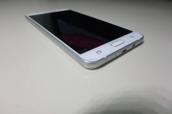 Samsung Galaxy J7 (2016) สีทอง สภาพใหม่ ติดฟีล์ม ประกันศูนย์ถึง สค.60 ส่งฟรี