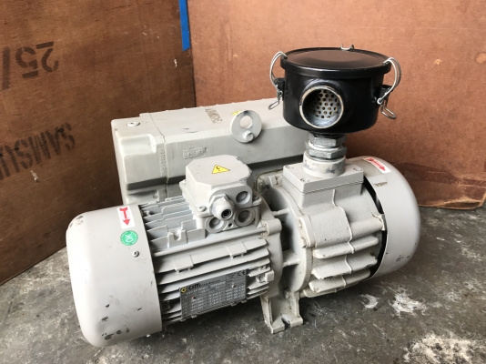 ขายปั้มแวกกั้ม D.V.P. made in Italy ขนาด 2HP. 380V สภาพสวยมากเดิมๆ วิ่งนิ่ม พร้อมใช้งาน