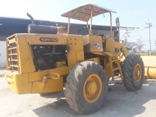 KOMATSU JH63 เอวอ่อน 335,000 บาท เครื่องดี เกียร์ดี ยางสวย ต่อแขน เปิดปาก เอกสารชื้อขาย  รถอยู่ จ.สุพรรณบุรี  โทร 098-1862844 อ๊อฟ 101 ไอดีไลน์ ja5657