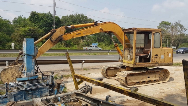 ขาย 215,000 KOMATSU 10 HT เครื่องดี ปั้มแรง ตัวเดิน ดีแรง เอวแน่น ช่วงล่างเต็ม รถสวยพร้อมใช้ รถอยู่ จันทบุรี 090-772-3710 090-772-3708