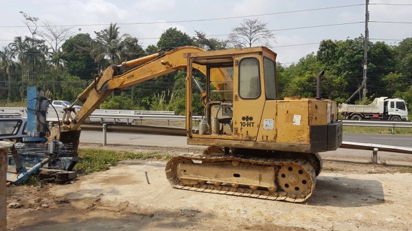 ขาย 215,000 KOMATSU 10 HT เครื่องดี ปั้มแรง ตัวเดิน ดีแรง เอวแน่น ช่วงล่างเต็ม รถสวยพร้อมใช้ รถอยู่ จันทบุรี 090-772-3710 090-772-3708