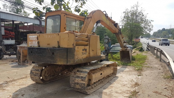 ขาย 215,000 KOMATSU 10 HT เครื่องดี ปั้มแรง ตัวเดิน ดีแรง เอวแน่น ช่วงล่างเต็ม รถสวยพร้อมใช้ รถอยู่ จันทบุรี 090-772-3710 090-772-3708