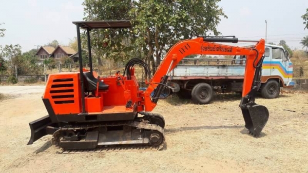 IHI 20-3 ราคา 145,000 บาท เครื่องดี ปั้มดี โช่หนา เอวแน่น เอกสารอินวอยท์  รถอยู่ จ.ร้อยเอ็ด  โทร 098-1862844 อ๊อฟ 101 ไอดีไลน์ ja5657