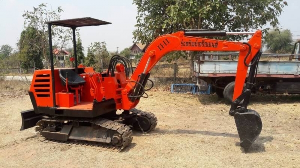 IHI 20-3 ราคา 145,000 บาท เครื่องดี ปั้มดี โช่หนา เอวแน่น เอกสารอินวอยท์  รถอยู่ จ.ร้อยเอ็ด  โทร 098-1862844 อ๊อฟ 101 ไอดีไลน์ ja5657