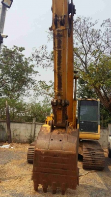 ขายด่วน KOMATSU PC200-7 รถสภาพสวยพร้อมใช้งาน เครื่องปั้มดี ไฟฟ้าอยู่ โซ่ช่วงล่างพร้อมใช้งาน เอกสารเล่มทะเบียน