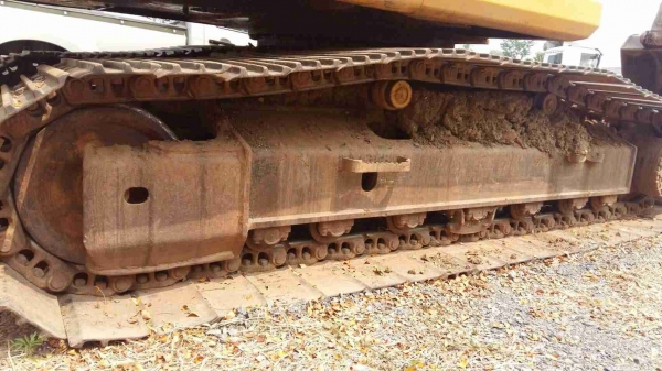 ขายด่วน KOMATSU PC200-7 รถสภาพสวยพร้อมใช้งาน เครื่องปั้มดี ไฟฟ้าอยู่ โซ่ช่วงล่างพร้อมใช้งาน เอกสารเล่มทะเบียน